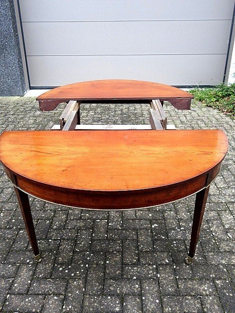 18th century dining table in cherrywood