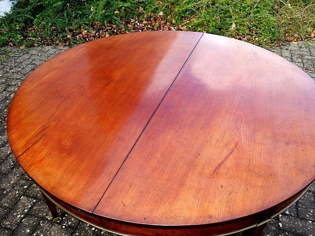 18th century dining table in cherrywood