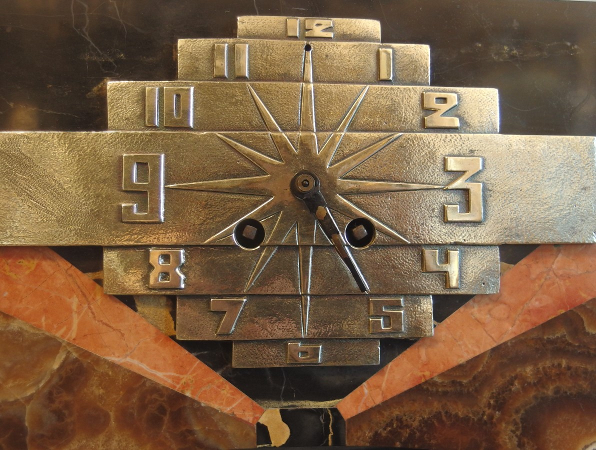 Art Deco mantel clock Amazone signed by Georges Lavroff, Russian sculptor ca. 1930