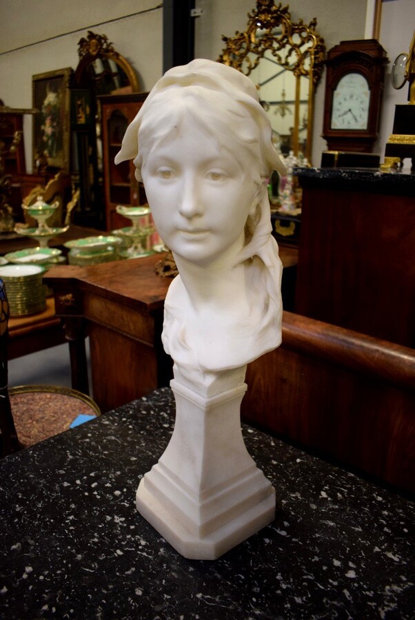 Art Nouveau Carrara marble bust