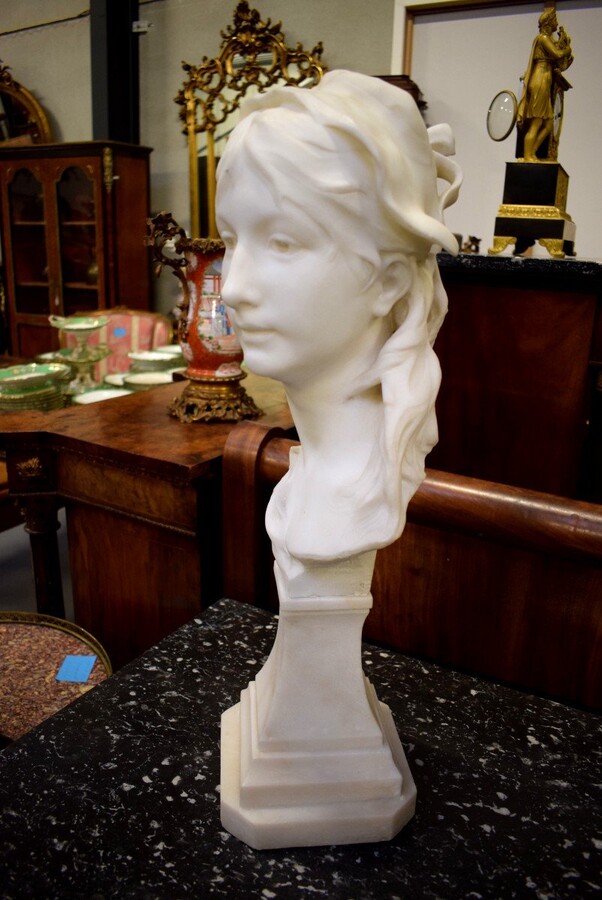 Art Nouveau Carrara marble bust