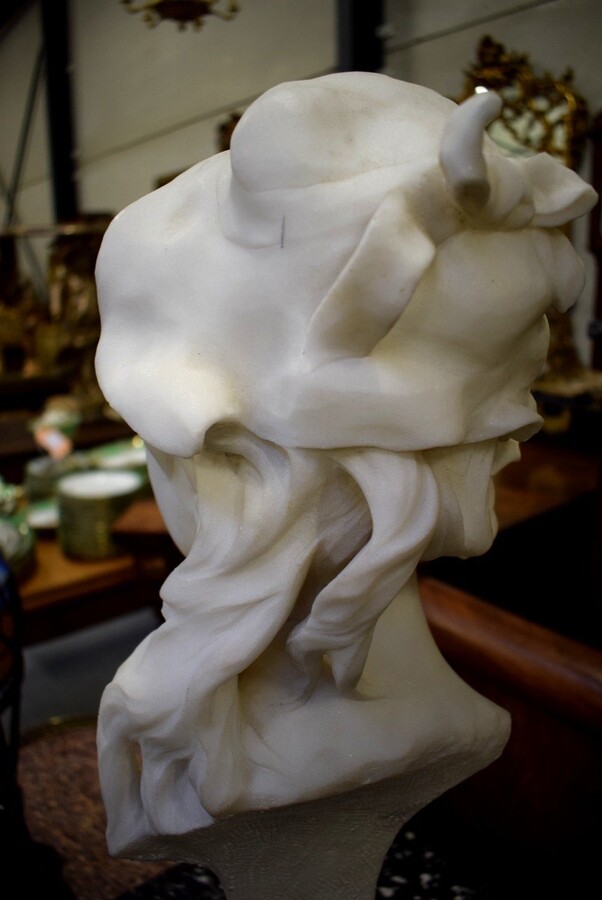 Art Nouveau Carrara marble bust