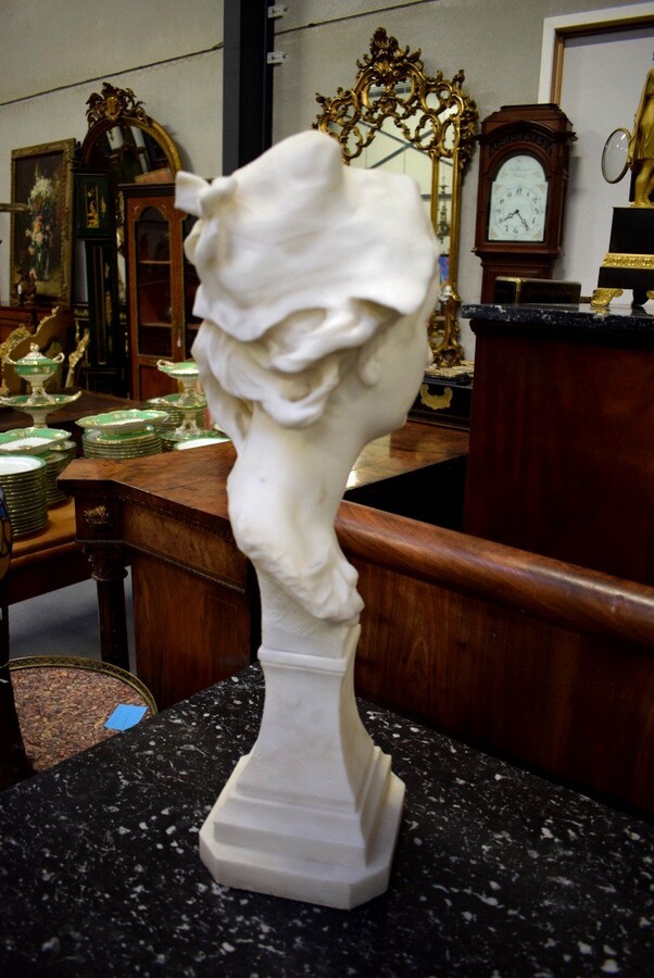 Art Nouveau Carrara marble bust