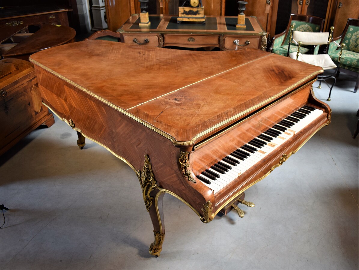 Baby Grand Piano Erard and François Linke France ca. 1900