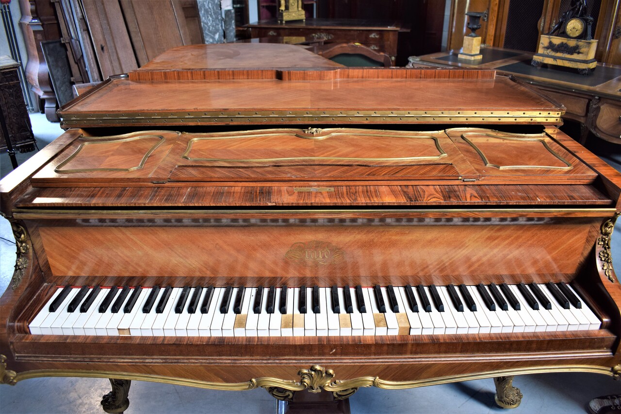 Baby Grand Piano Erard and François Linke France ca. 1900