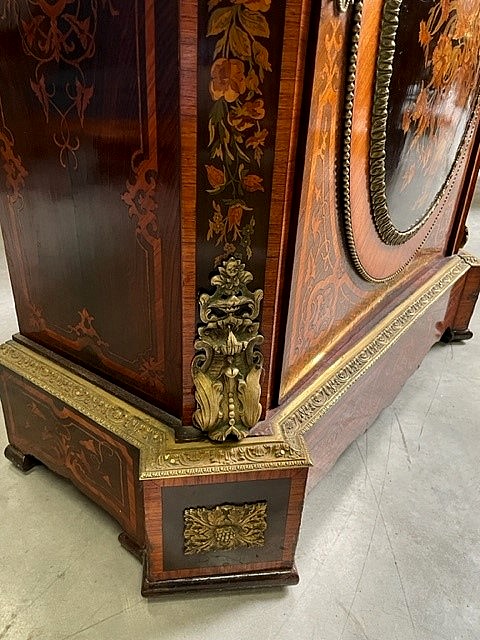 Marquetry cabinet by Charles-Guillaume Diehl