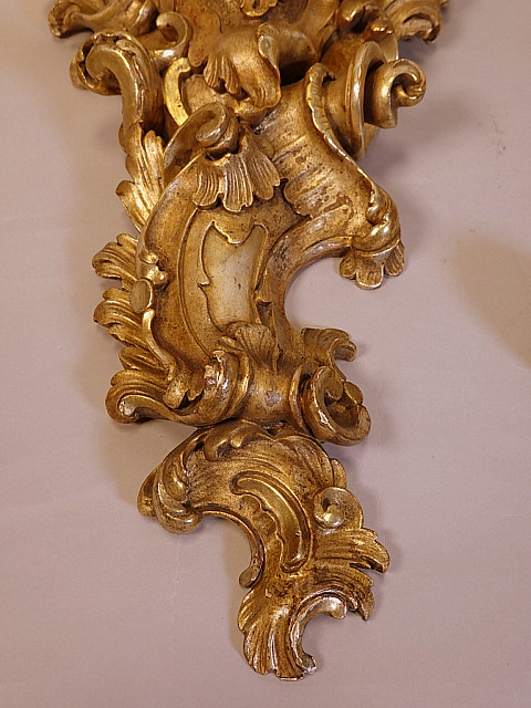 Pair of giltwood brackets