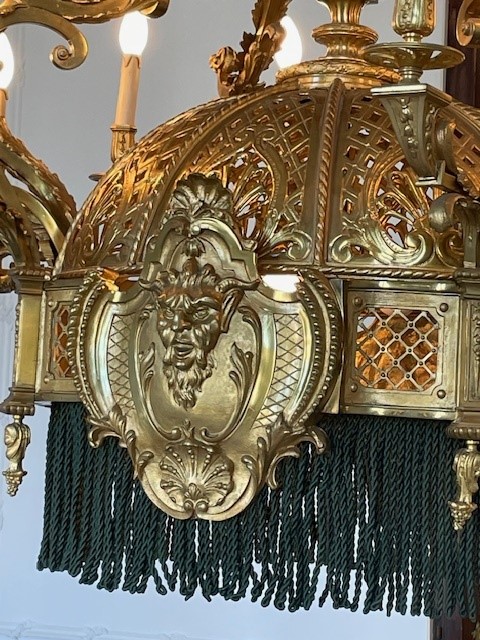 Palational bronze chandelier