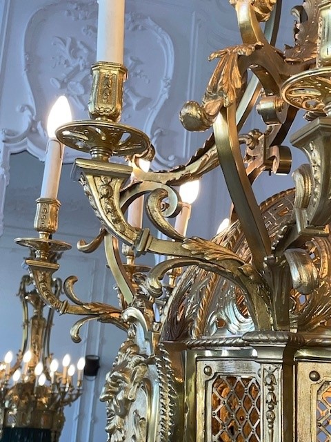 Palational bronze chandelier