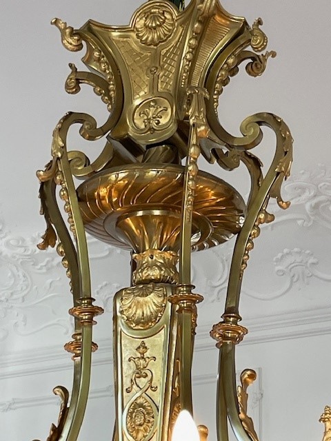 Palational bronze chandelier