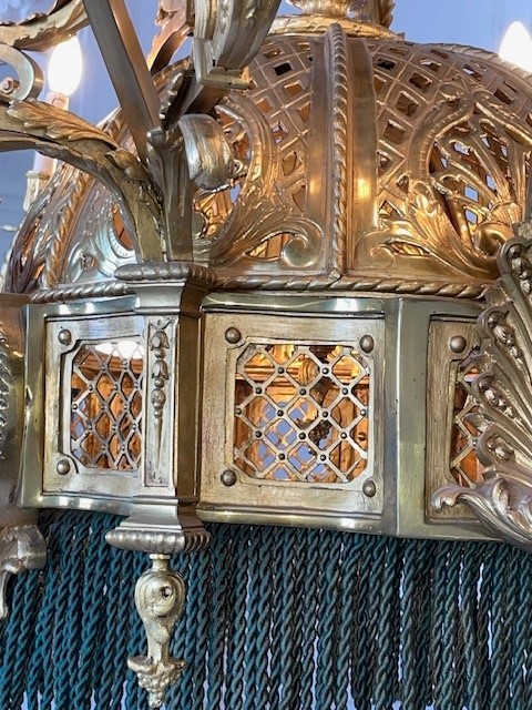 Palational gilt bronze chandelier