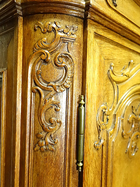 Wardrobe Armoire Regence period Liège Belgium