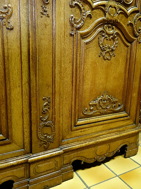 Wardrobe Armoire Regence period Liège Belgium