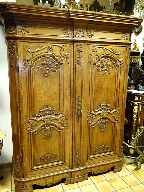 Wardrobe Armoire Regence period Liège Belgium