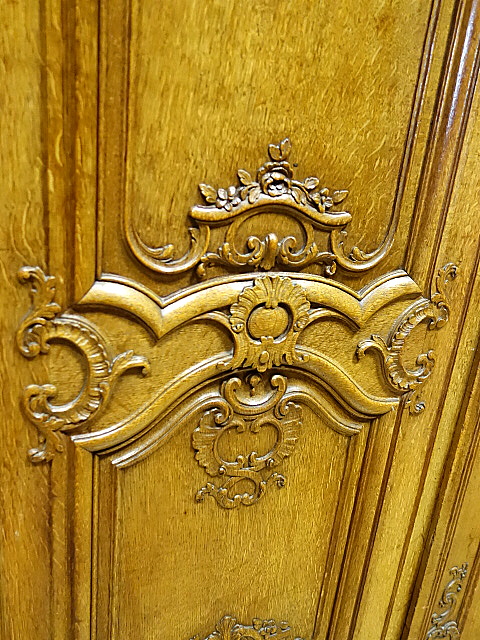 Wardrobe Armoire Regence period Liège Belgium